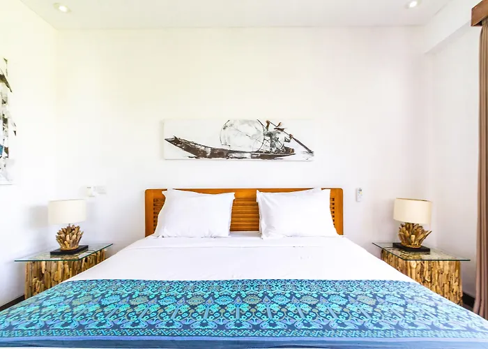 Paloma - Chic Tropical Garden With Outdoor Pool