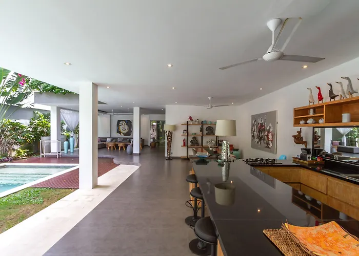 Paloma - Chic Tropical Garden With Outdoor Pool * 塞米亚克